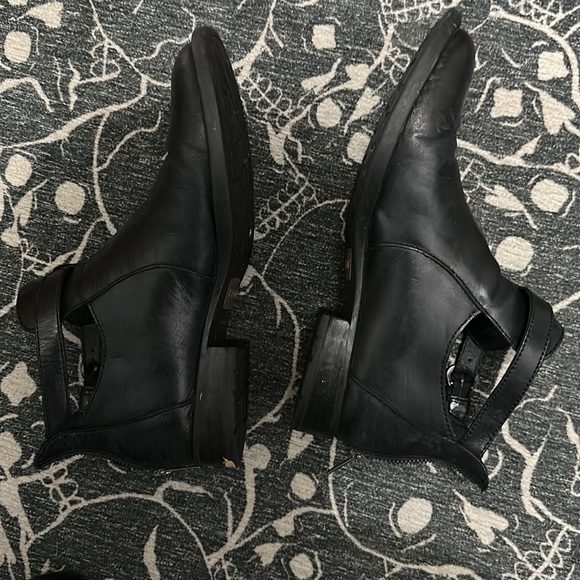 Born boots, size 8.  GUC - Picture 3 of 4